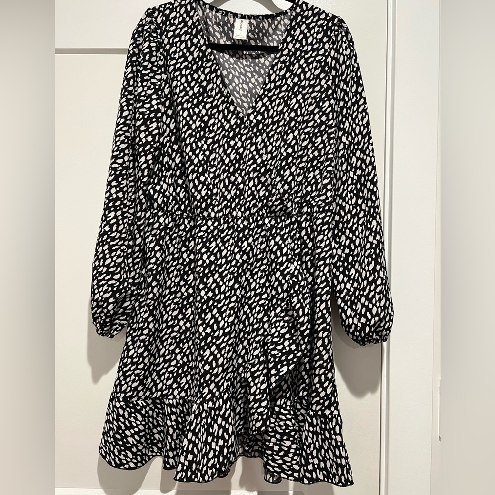 Abound Women’s Wrap Dress size Large Long Sleeve NEW